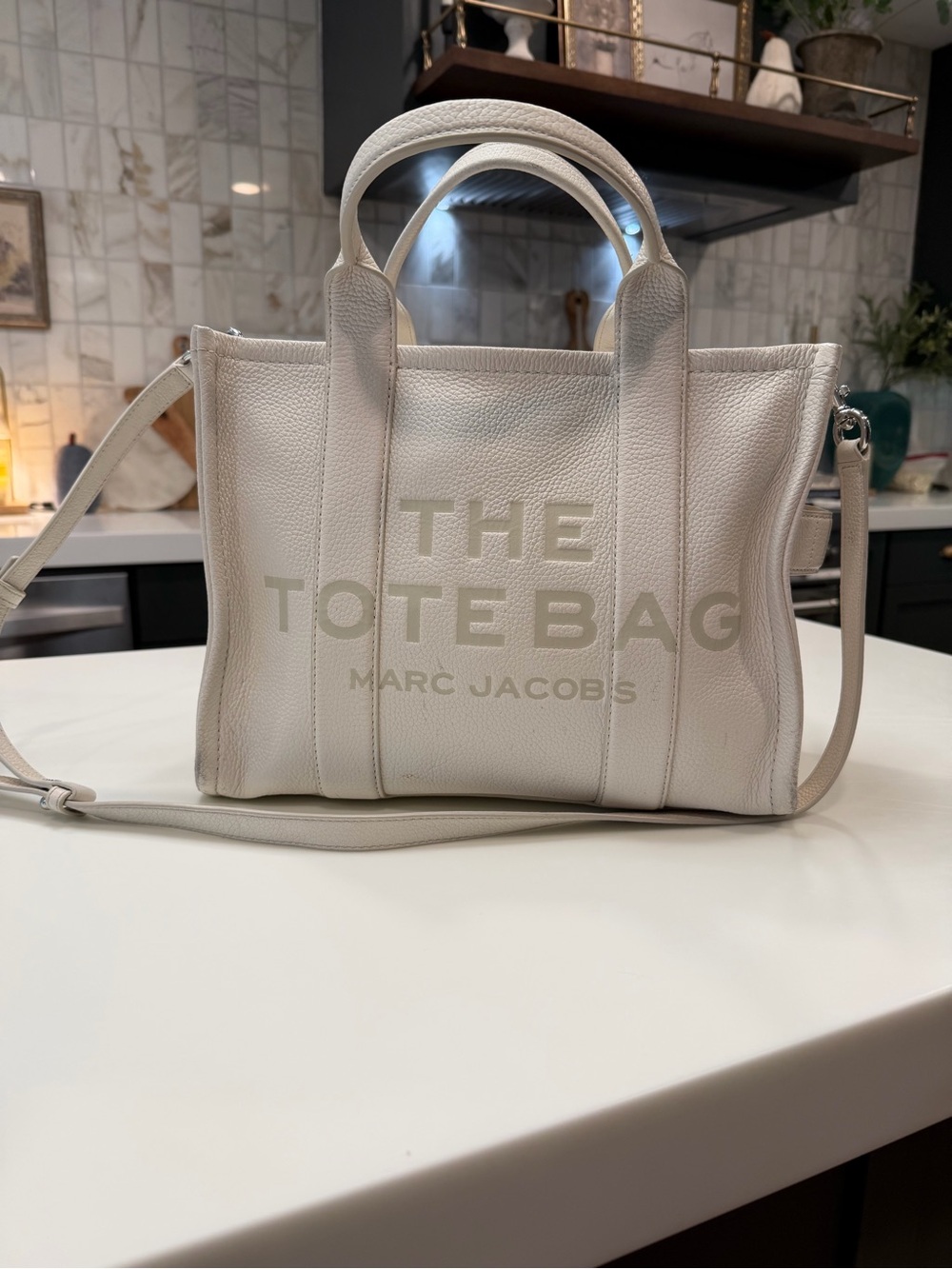 Marc Jacobs The Tote Bag in Off-White/Cream Leather